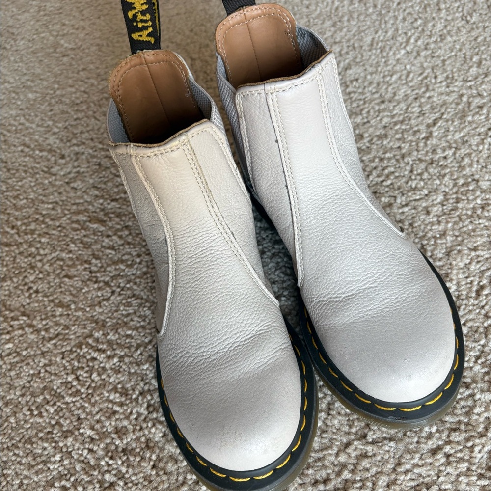 Doc Martens Women’s Leather Chelsea Boots